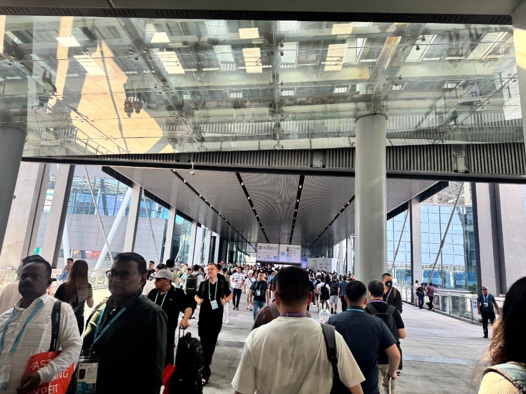 Glass concourse between the halls, 140th Canton Fair, Guangzhou